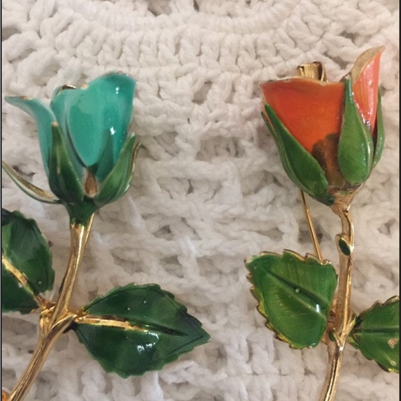 Vintage Pair of Floral Theme Pins Brooches - Picture 2 of 3